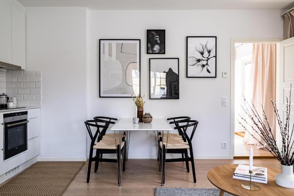 Beautiful And Modern Accommodation Near Stockholm City Exterior foto